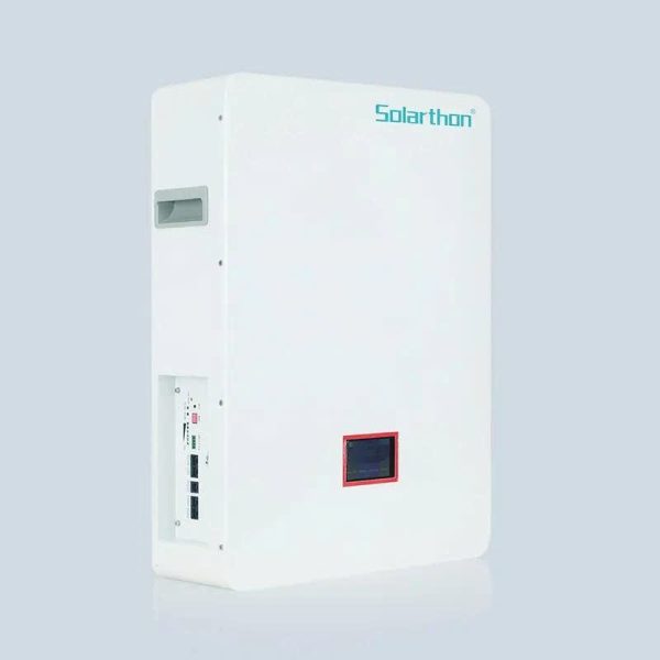 Hệ thống lưu trữ năng lượng gia đình gắn tường bao gồm pin LiFePO4, tấm pin mặt trời và bộ biến tần.